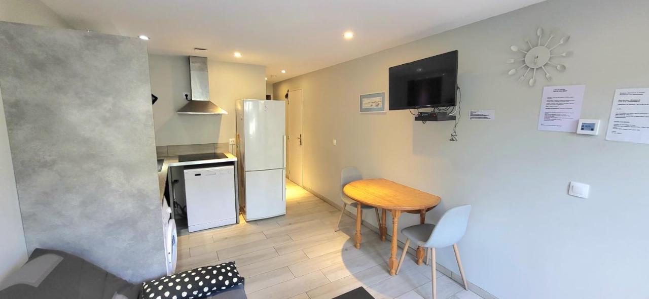 Residences Les Sansonnets "Appartements & Studios" Jonzac Bagian luar foto
