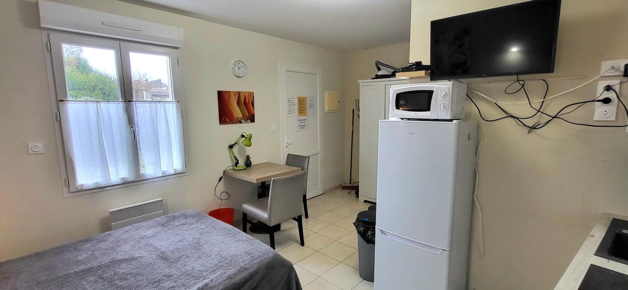 Residences Les Sansonnets "Appartements & Studios" Jonzac Bagian luar foto