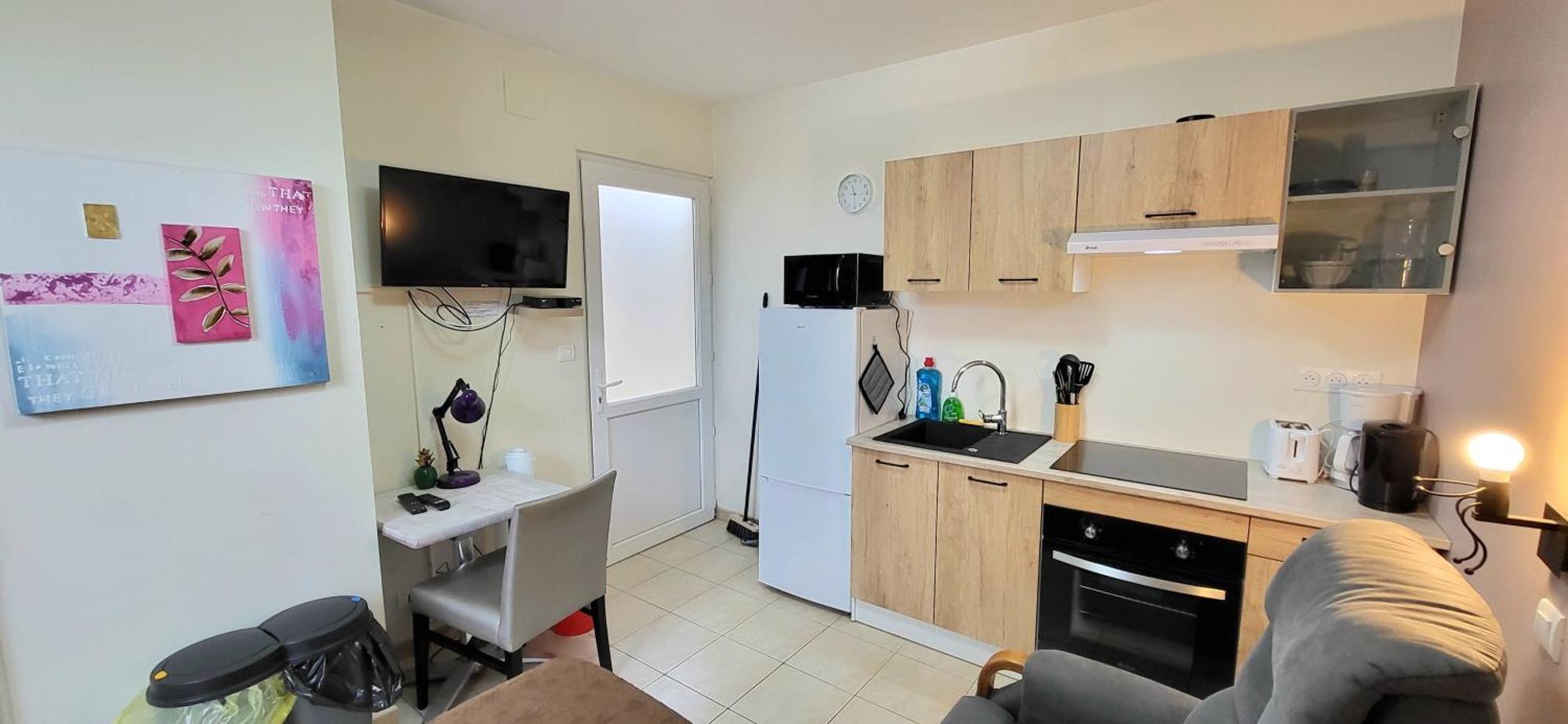 Residences Les Sansonnets "Appartements & Studios" Jonzac Bagian luar foto