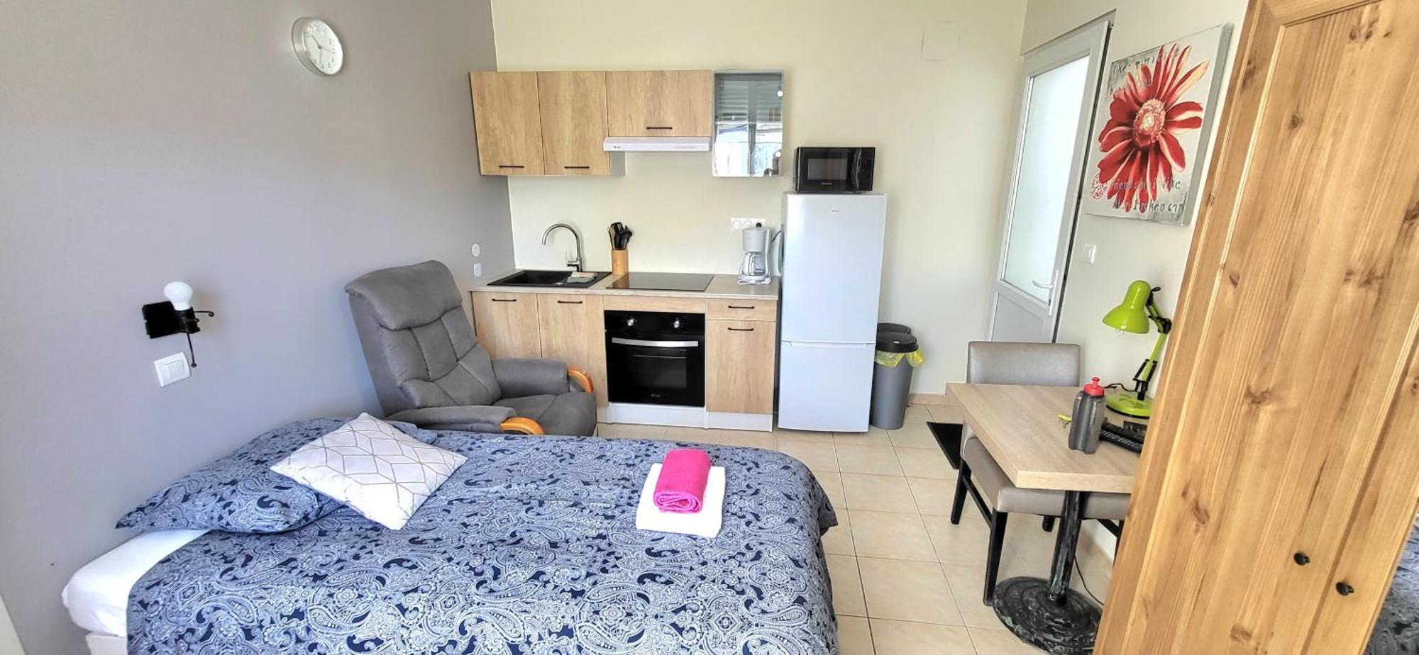 Residences Les Sansonnets "Appartements & Studios" Jonzac Bagian luar foto