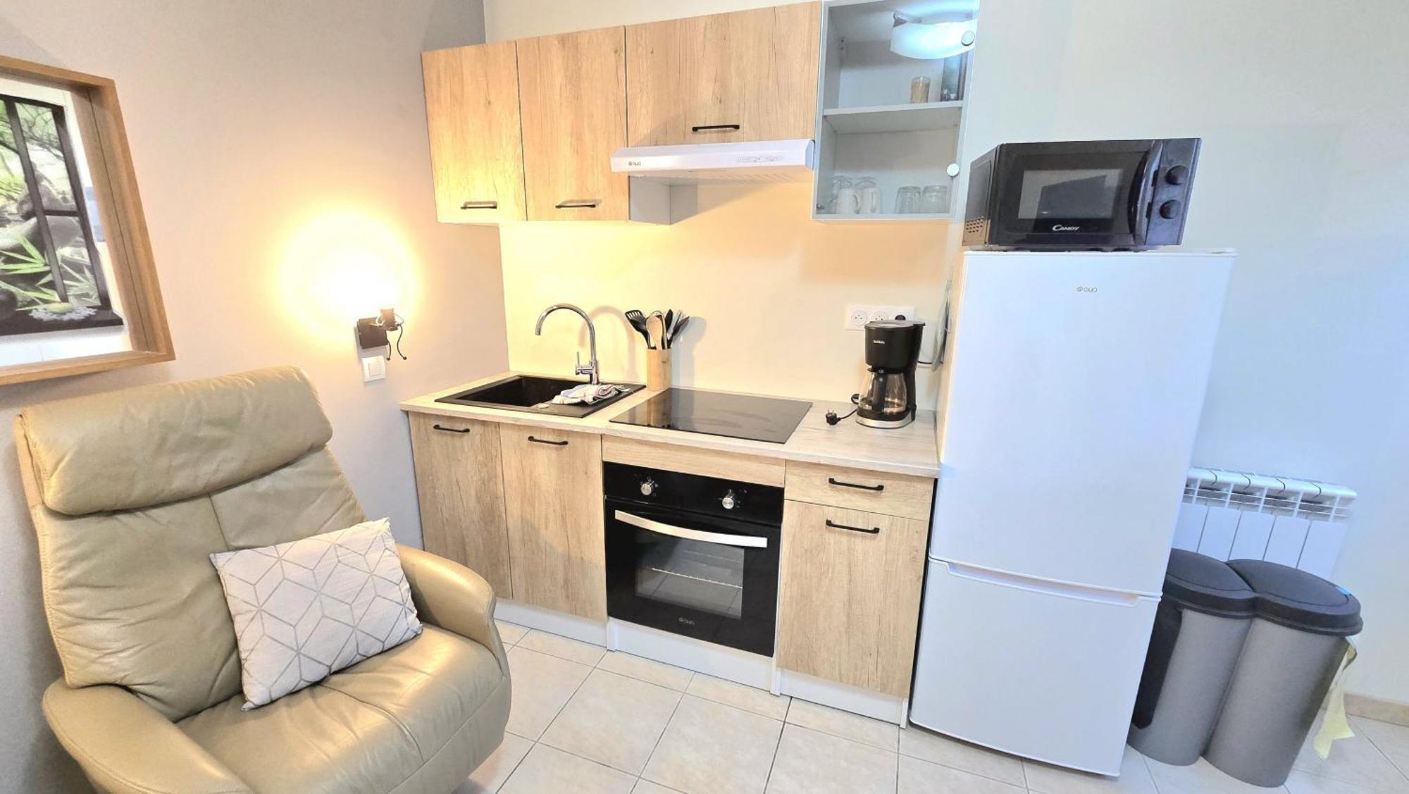 Residences Les Sansonnets "Appartements & Studios" Jonzac Bagian luar foto