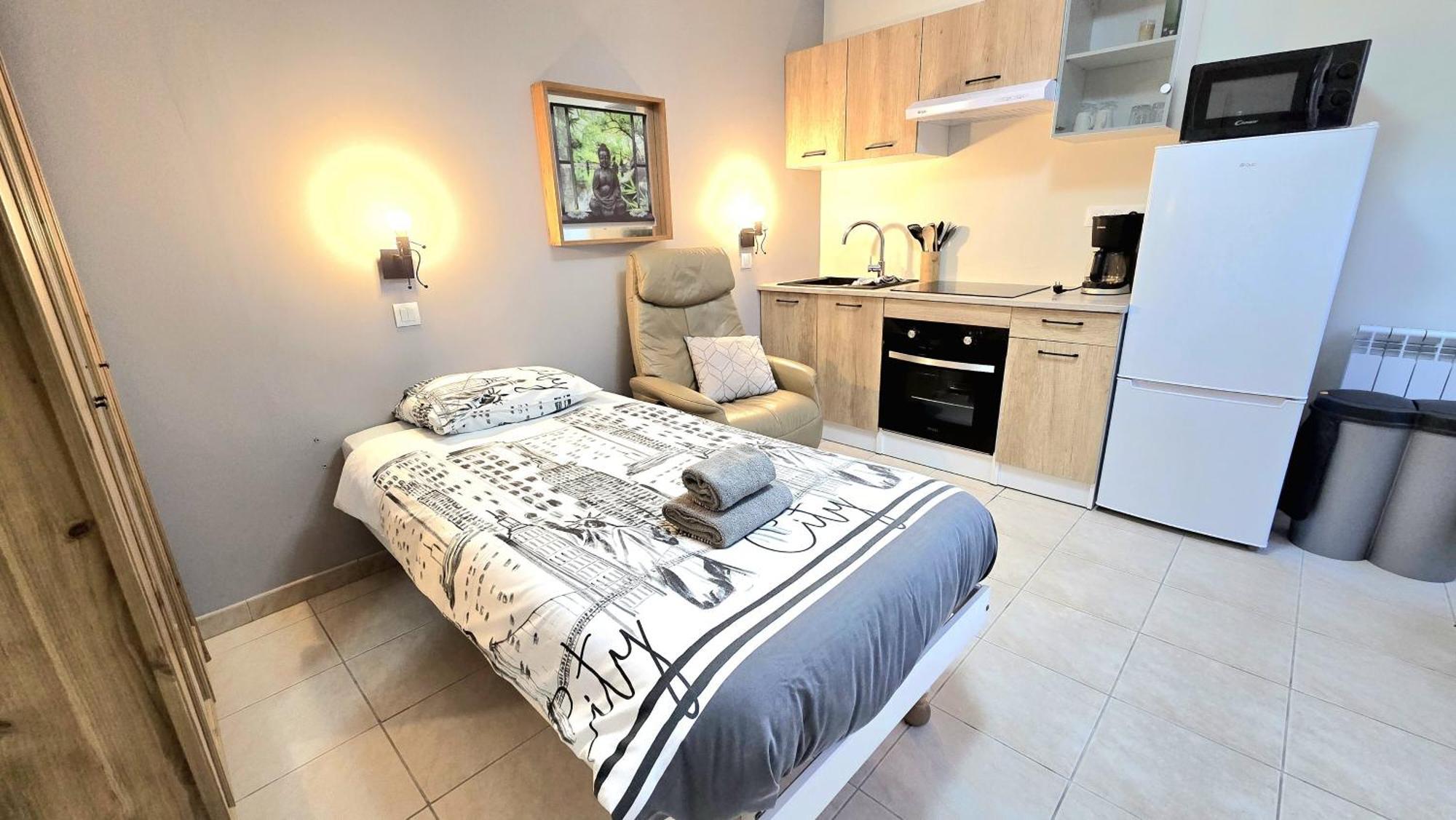 Residences Les Sansonnets "Appartements & Studios" Jonzac Bagian luar foto